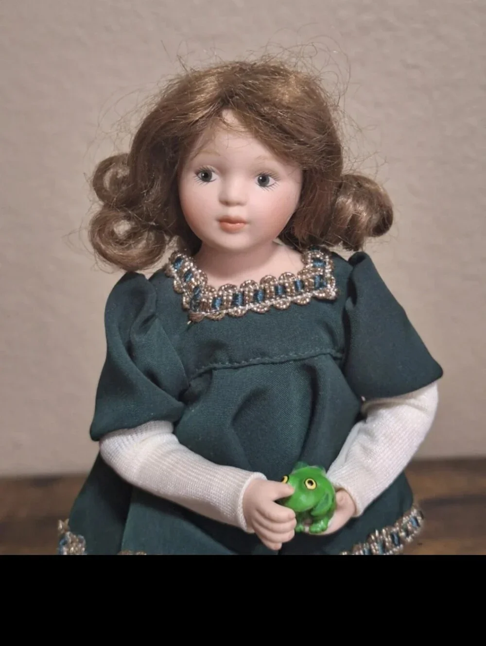 Beautiful Vintage 2001 Danbury Mint Frog Princess Storybook Doll Collection Doll